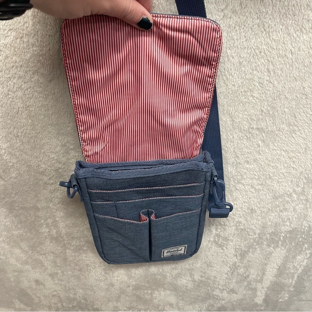 Herschel Pender sleeve crossbody bag blue fleece lined - Picture 3 of 9